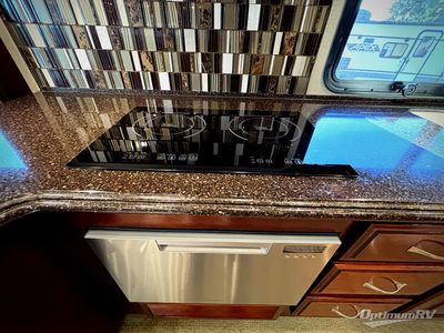 2017 Fleetwood Discovery - Photo 21