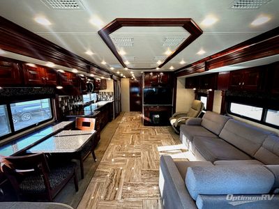 2017 Fleetwood Discovery - Photo 4
