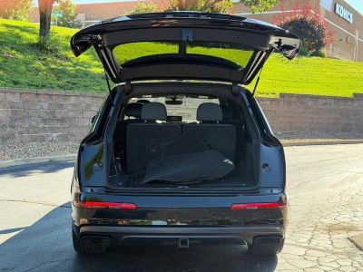 2019 Audi Q7 — interior view
