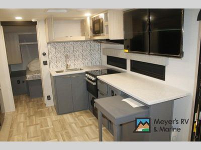 2025 Prime Time RV Tracer — photo 13 view