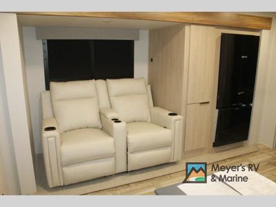 2025 Prime Time RV Tracer — photo 8 view