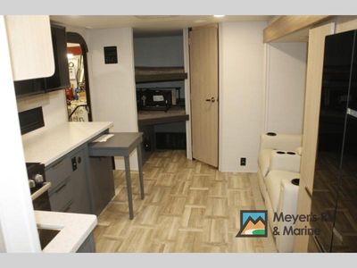 2025 Prime Time RV Tracer — photo 9 view