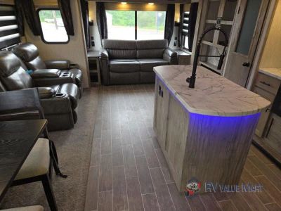 2021 Forest River RV Cherokee Alpha Wolf — photo 20 view