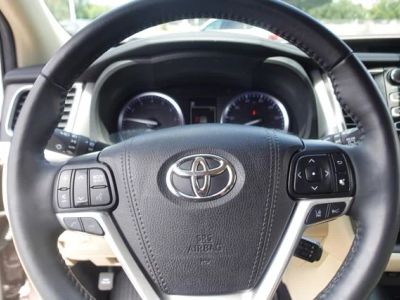 2019 Toyota Highlander — photo 15 view