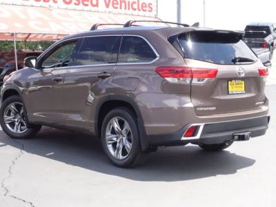 2019 Toyota Highlander — photo 11 view