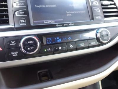 2019 Toyota Highlander — photo 21 view