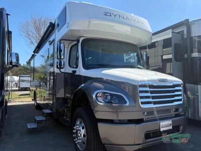 2026 Dynamax Europa — front three-quarter view