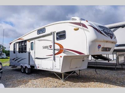 2011 Palomino Sabre — front three-quarter view