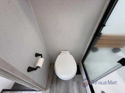 2024 Forest River RV Sandpiper Luxury — photo 32 view