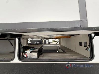 2024 Forest River RV Sandpiper Luxury — photo 9 view