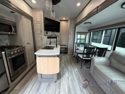 2024 Forest River RV Sandpiper Luxury — photo 13 view