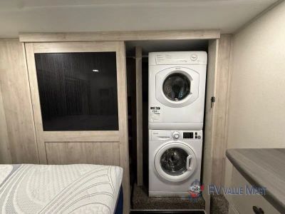 2024 Forest River RV Sandpiper Luxury — photo 30 view