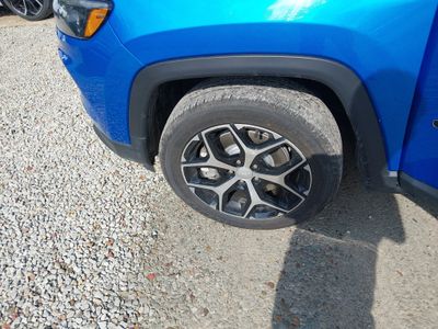 2024 Jeep Compass — photo 10 view