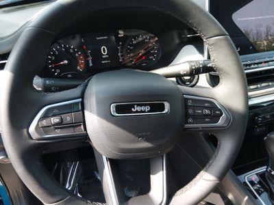 2024 Jeep Compass — photo 12 view