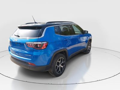 2024 Jeep Compass — photo 7 view