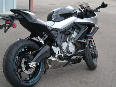 2026 CFMOTO 675SS — interior view