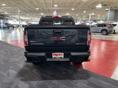 2019 GMC Canyon — interior view