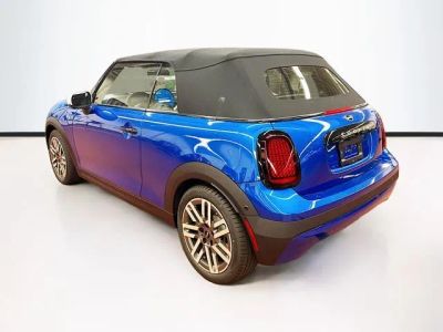 2026 MINI CONVERTIBLE — interior view