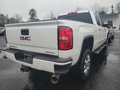 2019 GMC Sierra 2500HD - Photo 5