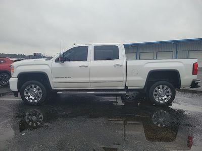 2019 GMC Sierra 2500HD - Photo 2