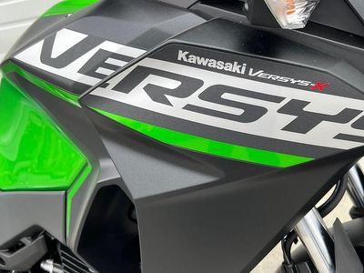 2025 Kawasaki Versys-X 300 ABS — photo 12 view
