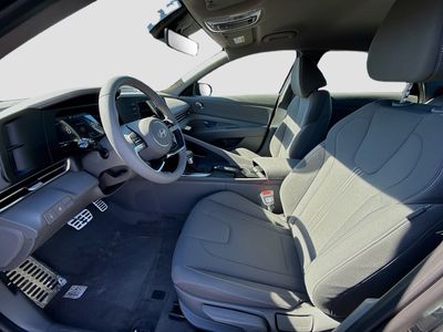 2026 Hyundai ELANTRA — photo 14 view