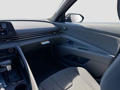 2026 Hyundai ELANTRA — photo 16 view