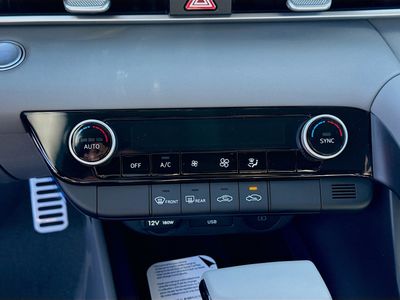 2026 Hyundai ELANTRA — photo 12 view