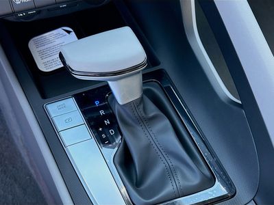 2026 Hyundai ELANTRA — photo 13 view