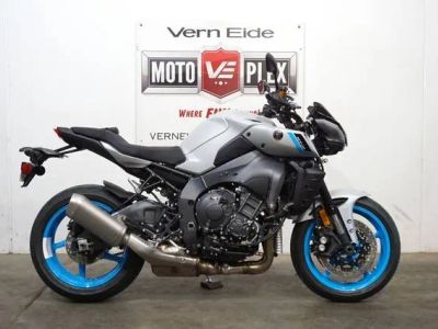 2025 Yamaha MT-10 — front three-quarter view