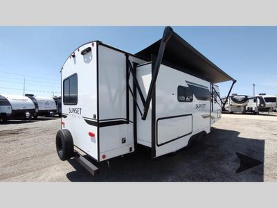 2025 CrossRoads RV Sunset Trail — photo 8 view