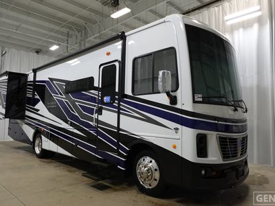 2026 Holiday Rambler Vacationer — front three-quarter view
