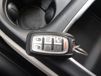 2023 Chrysler Pacifica — photo 15 view