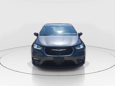 2023 Chrysler Pacifica — side profile view