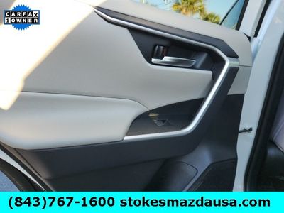 2020 Toyota RAV4 - Photo 16