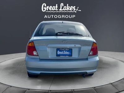 2005 Hyundai Accent — interior view