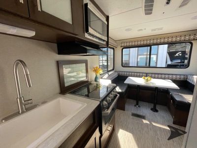 2019 Prime Time RV Avenger ATI — photo 13 view