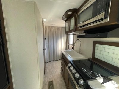 2019 Prime Time RV Avenger ATI — photo 15 view