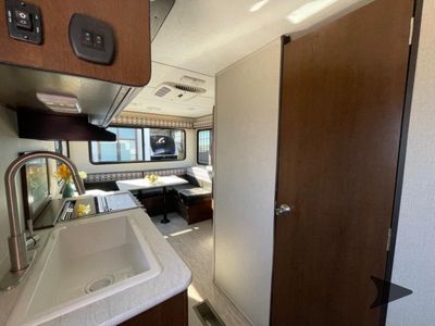 2019 Prime Time RV Avenger ATI — photo 11 view