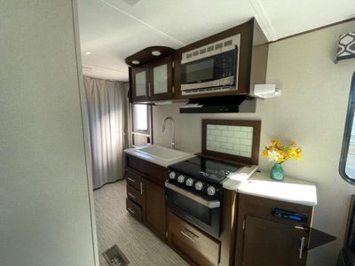 2019 Prime Time RV Avenger ATI — photo 14 view