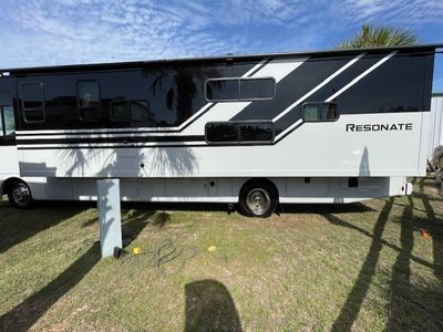 2026 Thor Motor Coach Resonate — detail view