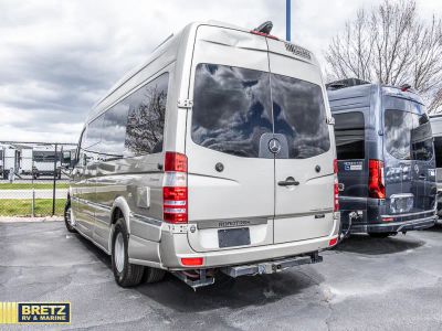 2017 Roadtrek Adventurer — detail view