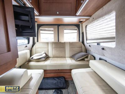 2017 Roadtrek Adventurer — photo 8 view