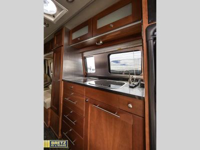 2017 Roadtrek Adventurer — photo 11 view