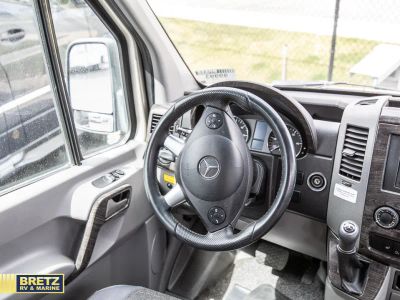 2017 Roadtrek Adventurer — photo 15 view