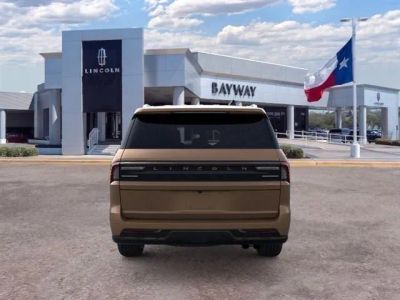 2026 Lincoln Navigator L — detail view