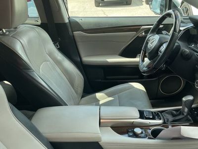 2016 Lexus RX — photo 8 view