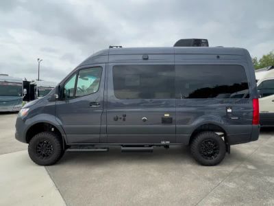 2027 Thor Motor Coach SANCTUARY — photo 19 view