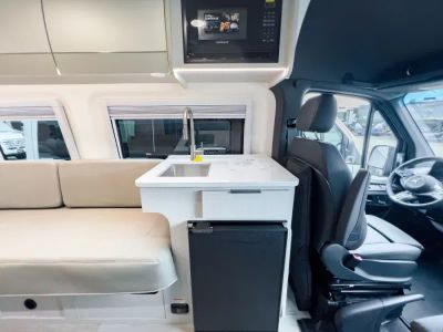 2027 Thor Motor Coach SANCTUARY — photo 8 view