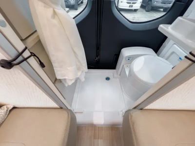 2027 Thor Motor Coach SANCTUARY — photo 15 view
